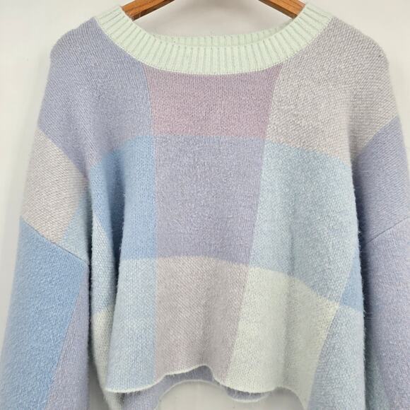 Jessica Simpson Women's Cropped Checkered Wide Sleeve Sweater Blue Size XL - Picture 3 of 10